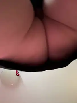 LindaRoyz online show from 15, 3, 2025