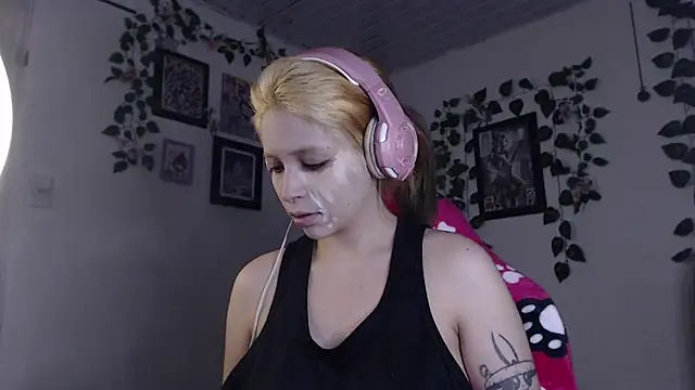 Snapshot of MaryJannes chatting on 26, 12, 2024 MaryJannes online show from 26, 12, 2024