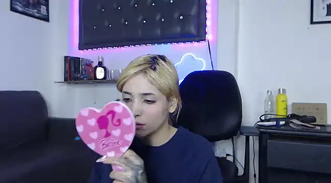 Snapshot of MaryJannes chatting on 13, 3, 2025 MaryJannes online show from 13, 3, 2025