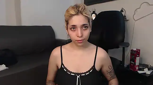 Snapshot of MaryJannes chatting on 15, 3, 2025 MaryJannes online show from 15, 3, 2025