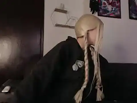 Snapshot of MaryJannes chatting on 15, 3, 2025 MaryJannes online show from 15, 3, 2025