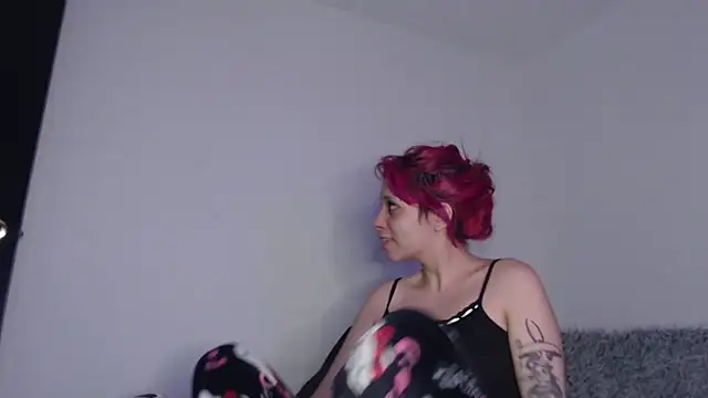 Snapshot of MaryJannes chatting on 13, 10, 2025 MaryJannes online show from 13, 10, 2025