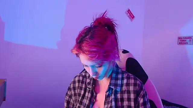 Snapshot of MaryJannes chatting on 28, 10, 2025 MaryJannes online show from 28, 10, 2025