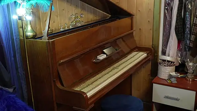 VanessaDoyle online show from 24, 9, 2025