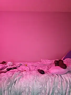 oliviaprettypussy online show from 9, 5, 2026