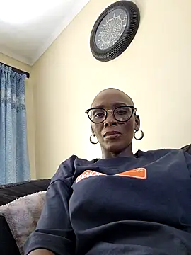 yummycherryxx online show from 20, 12, 2025