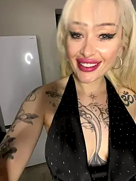 Snapshot of JennaLinn chatting on 12, 10, 2025 JennaLinn online show from 12, 10, 2025