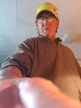 Snapshot of OralDesires2 chatting on 17, 10, 2025 OralDesires2 online show from 17, 10, 2025