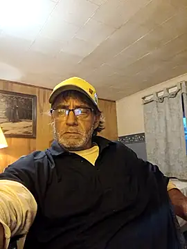 Snapshot of OralDesires2 chatting on 19, 10, 2025 OralDesires2 online show from 19, 10, 2025