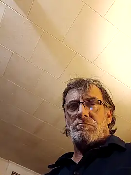 Snapshot of OralDesires2 chatting on 26, 10, 2025 OralDesires2 online show from 26, 10, 2025