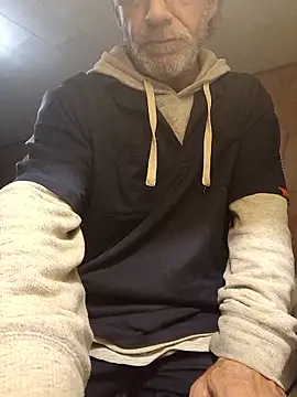 Snapshot of OralDesires2 chatting on 20, 12, 2025 OralDesires2 online show from 20, 12, 2025