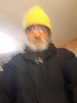 Snapshot of OralDesires2 chatting on 5, 2, 2026 OralDesires2 online show from 5, 2, 2026