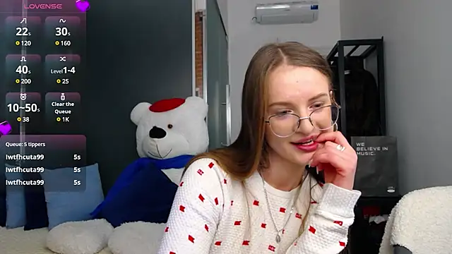 KateJonson online show from 8, 12, 2024