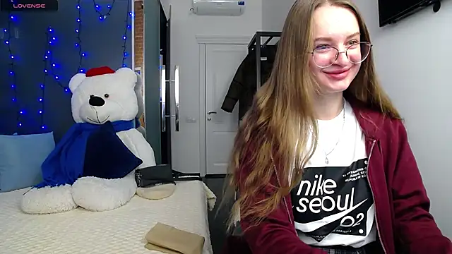 KateJonson online show from 13, 12, 2024