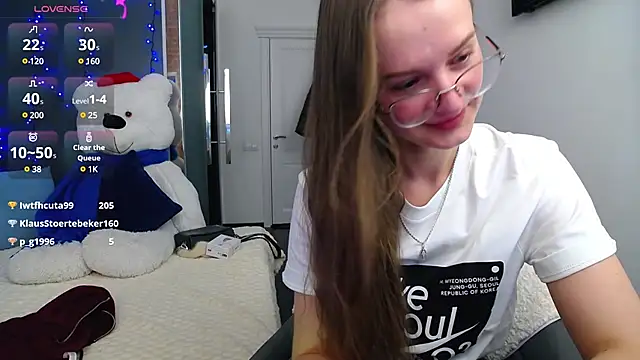 KateJonson online show from 13, 12, 2024