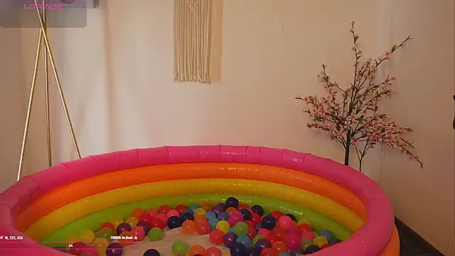 Snapshot of bunnycuteshy chatting on 6, 10, 2025 bunnycuteshy online show from 6, 10, 2025