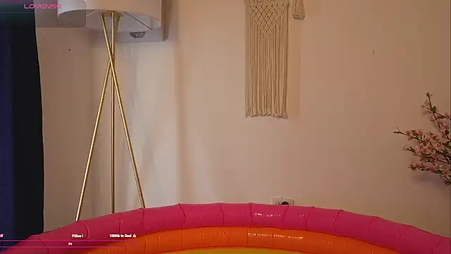 Snapshot of bunnycuteshy chatting on 7, 10, 2025 bunnycuteshy online show from 7, 10, 2025