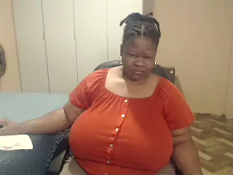 Snapshot of sweetnoziexx chatting on 15, 5, 2026 sweetnoziexx online show from 15, 5, 2026