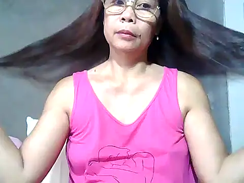 Snapshot of urwife_tobe chatting on 11, 5, 2026 urwife tobe online show from 11, 5, 2026