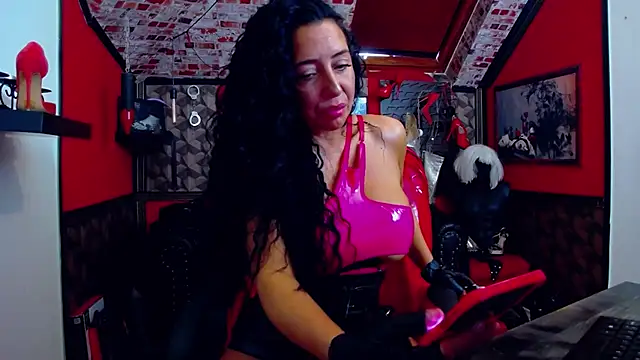 Snapshot of DommeBellatrix chatting on 20, 4, 2026 DommeBellatrix online show from 20, 4, 2026