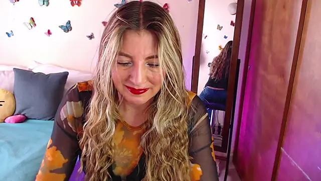 Jolie-Mature online show from 2, 1, 2025