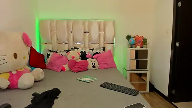 viioolleettaa online show from 7, 12, 2024