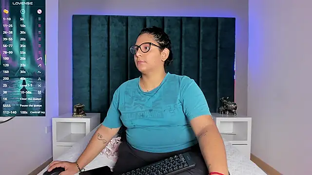 DanielleEvans  online show from 13, 1, 2026