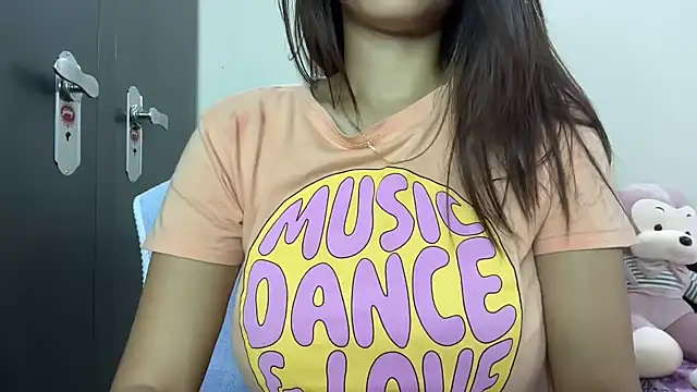 Snapshot of riya_stream chatting on 4, 3, 2025 riya stream online show from 4, 3, 2025