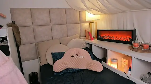 Snapshot of TatjanaTillers chatting on 15, 2, 2026 TatjanaTillers online show from 15, 2, 2026