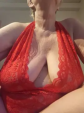 Snapshot of milfchantal4 chatting on 20, 4, 2026 milfchantal4 online show from 20, 4, 2026