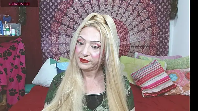 Snapshot of elena_evans chatting on 20, 12, 2024 elena evans online show from 20, 12, 2024