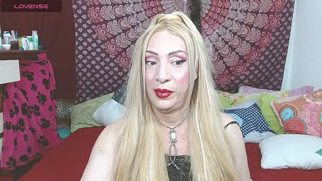 Snapshot of elena_evans chatting on 2, 2, 2025 elena evans online show from 2, 2, 2025