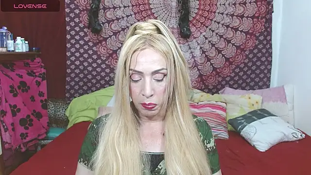 Snapshot of elena_evans chatting on 9, 2, 2025 elena evans online show from 9, 2, 2025
