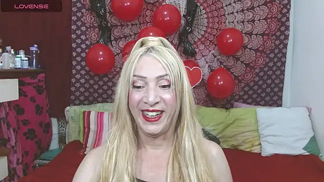 Snapshot of elena_evans chatting on 20, 2, 2025 elena evans online show from 20, 2, 2025