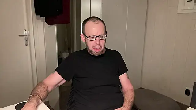 FABIOGLASSES online show from 2, 12, 2025