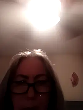 Snapshot of EvaRobinson chatting on 12, 12, 2024 EvaRobinson online show from 12, 12, 2024