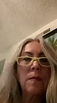 Snapshot of EvaRobinson chatting on 18, 12, 2024 EvaRobinson online show from 18, 12, 2024