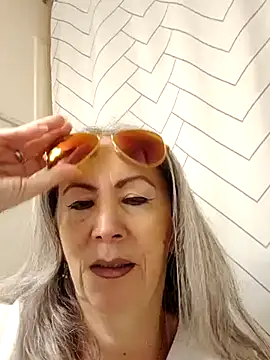 Snapshot of EvaRobinson chatting on 17, 2, 2025 EvaRobinson online show from 17, 2, 2025