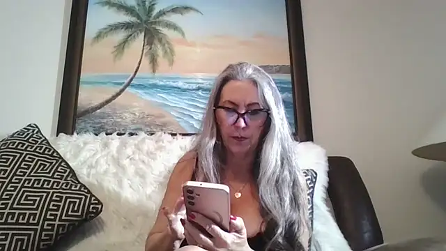 Snapshot of EvaRobinson chatting on 19, 2, 2025 EvaRobinson online show from 19, 2, 2025