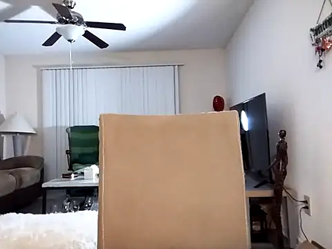 Snapshot of EvaRobinson chatting on 27, 2, 2025 EvaRobinson online show from 27, 2, 2025