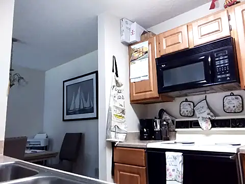 Snapshot of EvaRobinson chatting on 6, 3, 2025 EvaRobinson online show from 6, 3, 2025