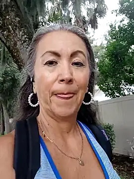 Snapshot of EvaRobinson chatting on 10, 10, 2025 EvaRobinson online show from 10, 10, 2025