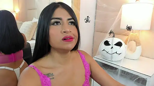 Snapshot of AntoniaRoss_ chatting on 30, 10, 2025 AntoniaRoss  online show from 30, 10, 2025