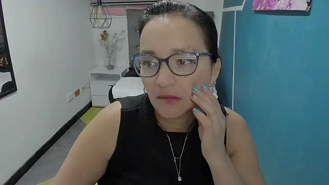 MarilynMiilf  online show from 6, 12, 2024