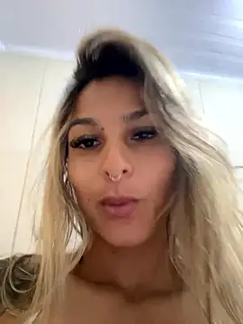 Snapshot of AliceStone19 chatting on 8, 1, 2026 AliceStone19 online show from 8, 1, 2026