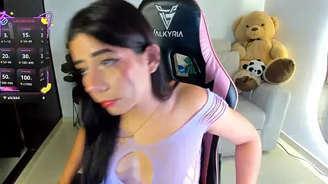 Snapshot of eval_lee18 chatting on 7, 10, 2025 eval lee18 online show from 7, 10, 2025