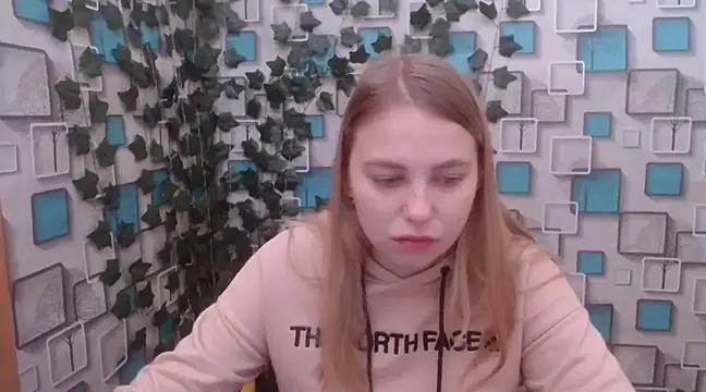 Snapshot of klerkarina chatting on 2, 12, 2024 klerkarina online show from 2, 12, 2024