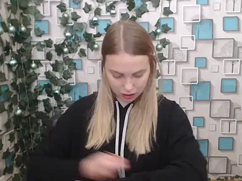 Snapshot of klerkarina chatting on 18, 12, 2024 klerkarina online show from 18, 12, 2024