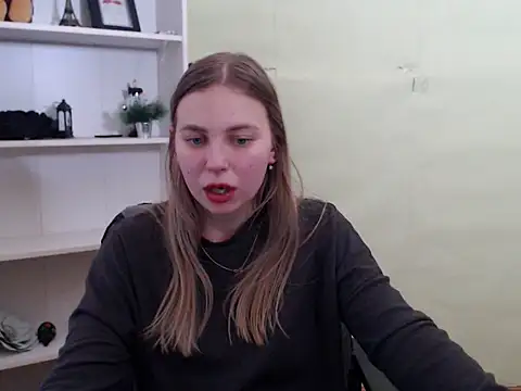 Snapshot of klerkarina chatting on 13, 2, 2025 klerkarina online show from 13, 2, 2025