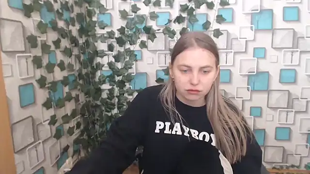 Snapshot of klerkarina chatting on 3, 3, 2025 klerkarina online show from 3, 3, 2025